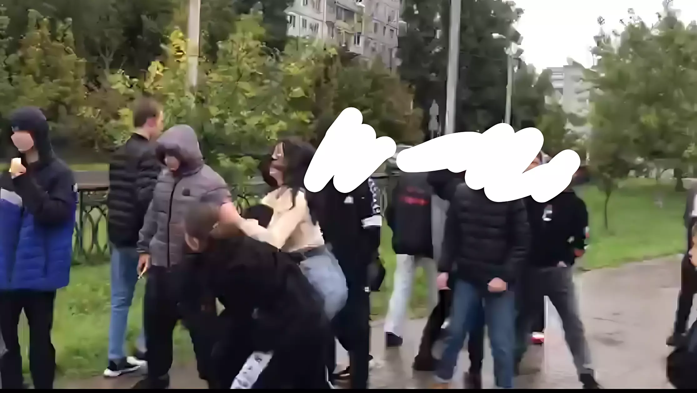 Докатилось до Мизулиной: банда школьниц избивает сверстников на улицах Волгограда