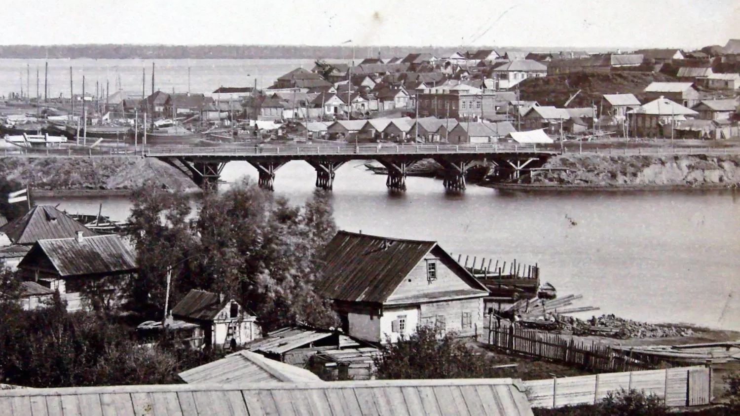 Железобетонный Астраханский мост в Царицыне