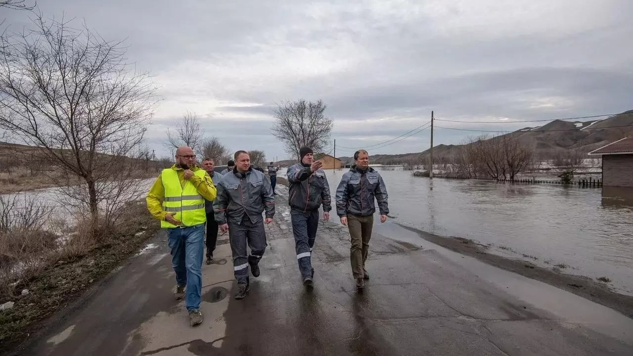 «Уральская Сталь» помогает пострадавшим от паводка в Оренбургской области