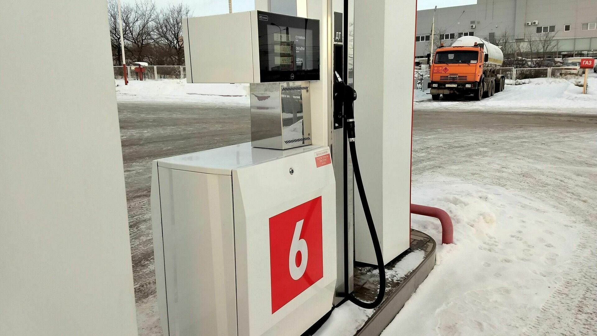 Бензин подешевел в Волгоградской области за неделю