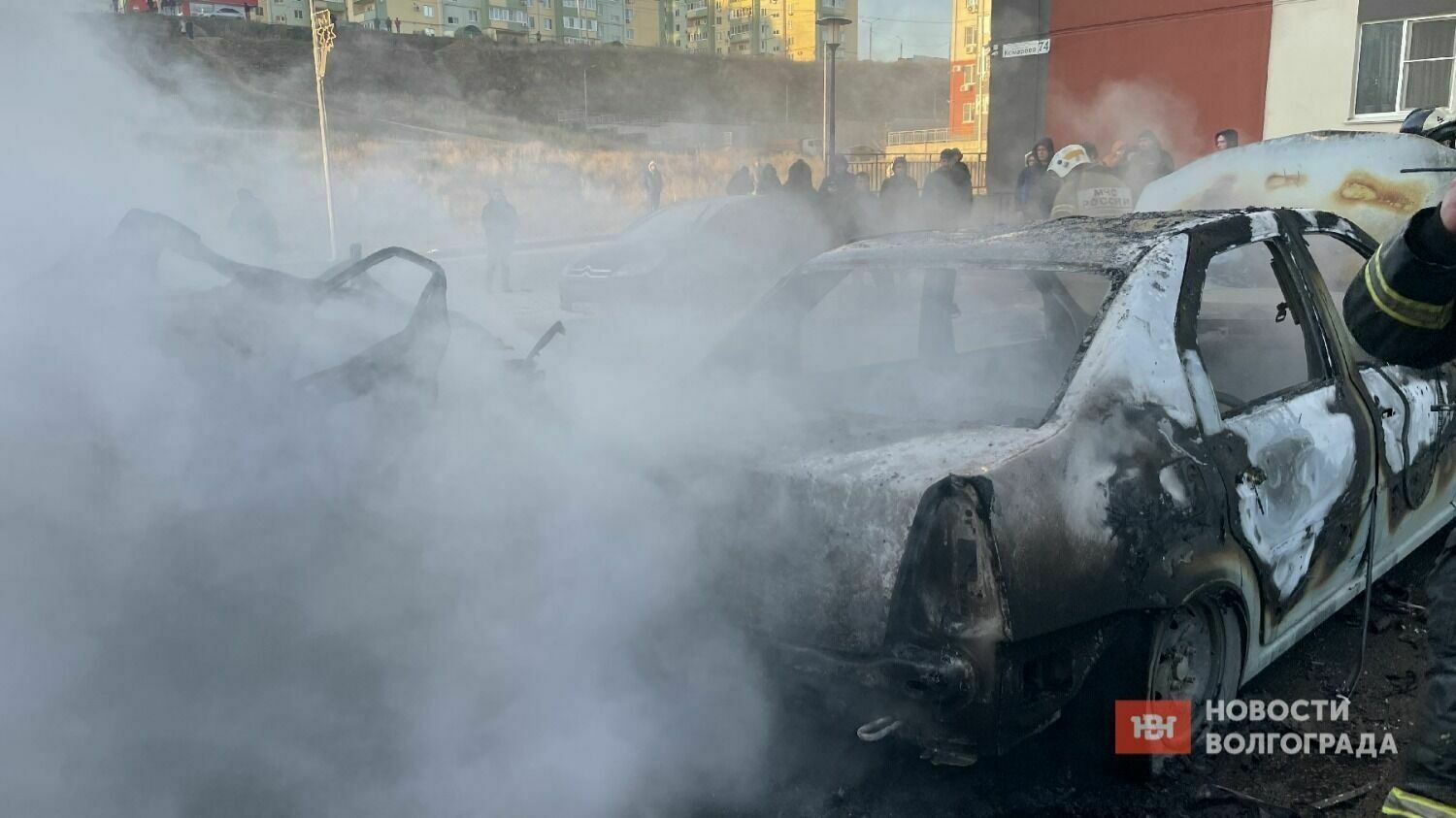 Трехлетний мальчик и несколько машин сгорели в Волгограде из-за утечки газа