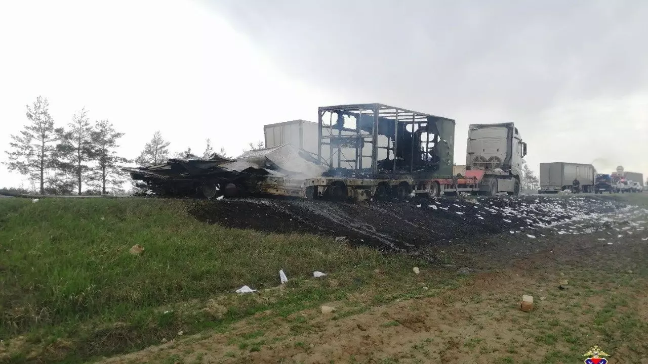 Что известно о ДТП со сгоревшей фурой в Камышинском районе