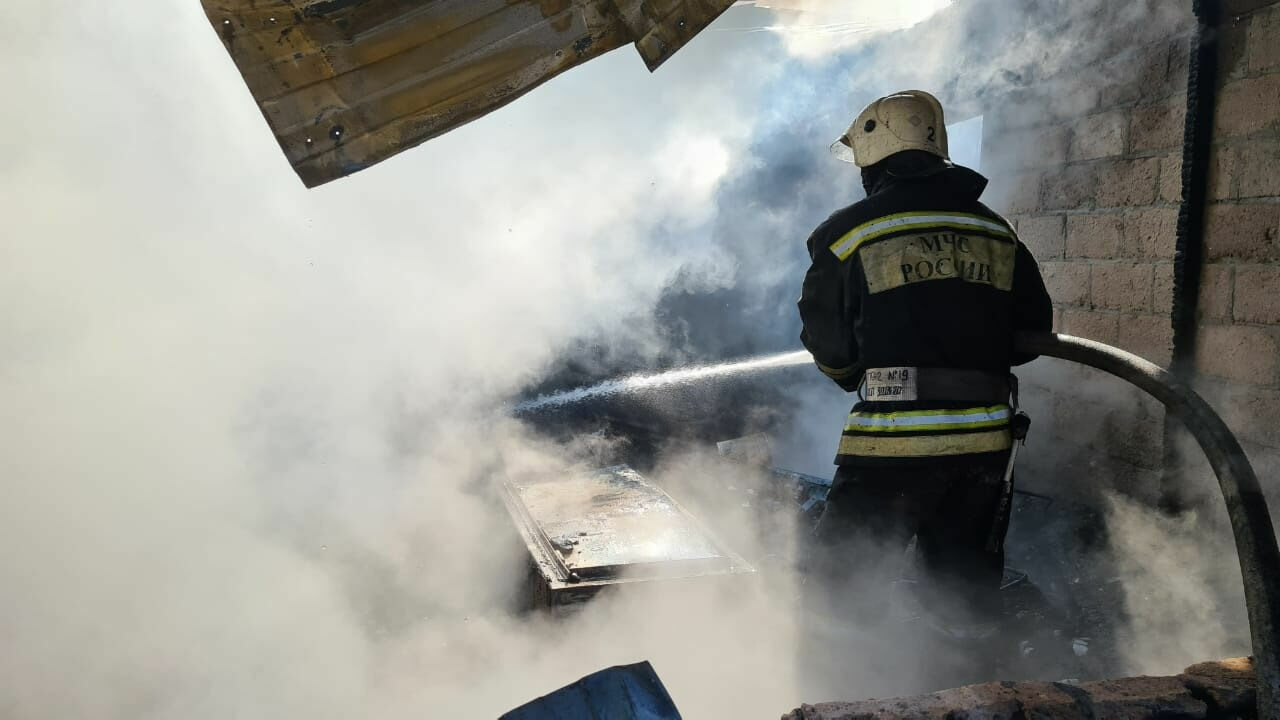 Мужчина попал в реанимацию после пожара под Волгоградом