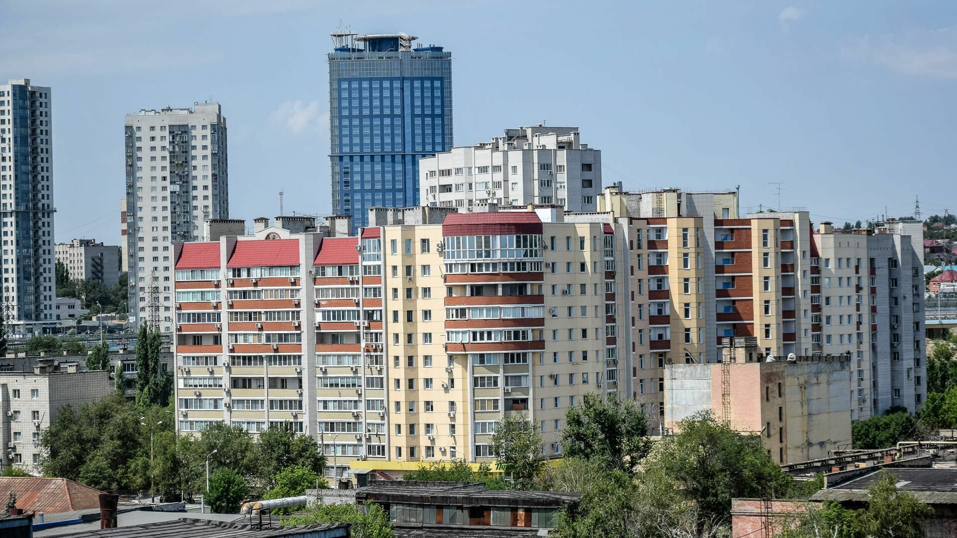Жители шести районов Волгограда проведут 16 июля без света