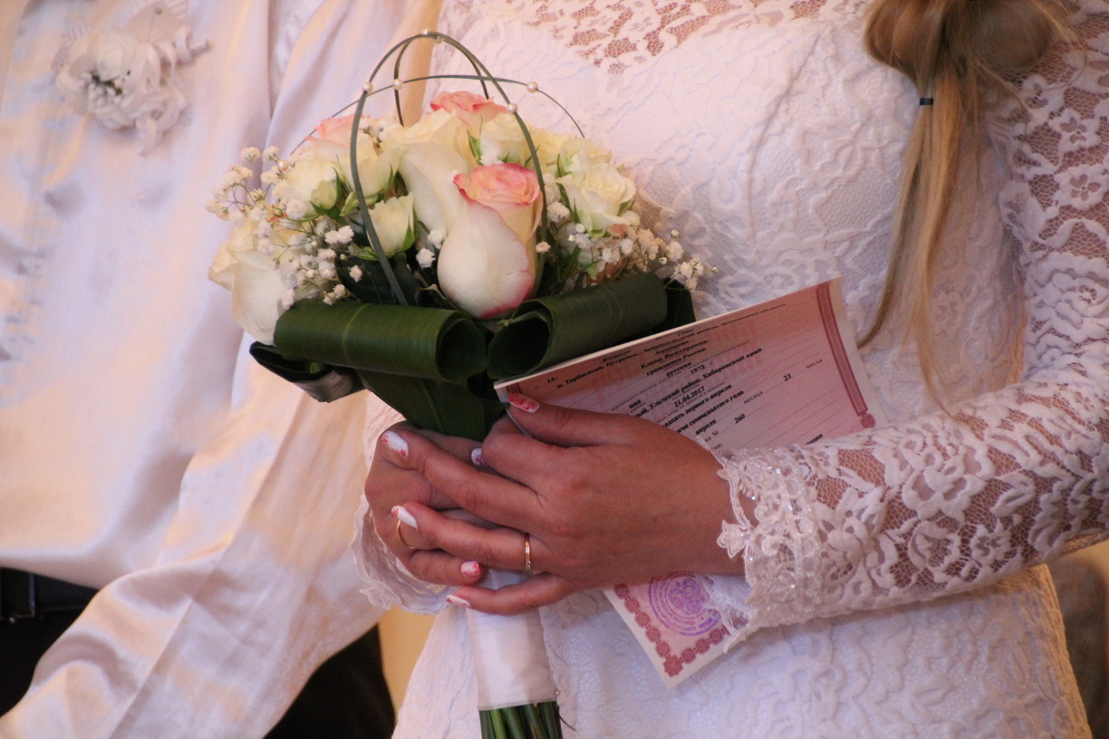 Из-за частичной мобилизации в ЗАГСах Волгограда стало больше желающих заключить брак
