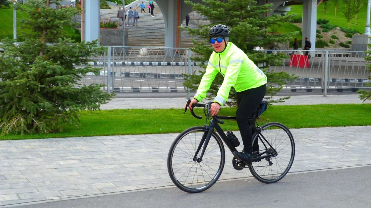 Участники велогонки с удовольствием прокатились по Нулевой Продольной