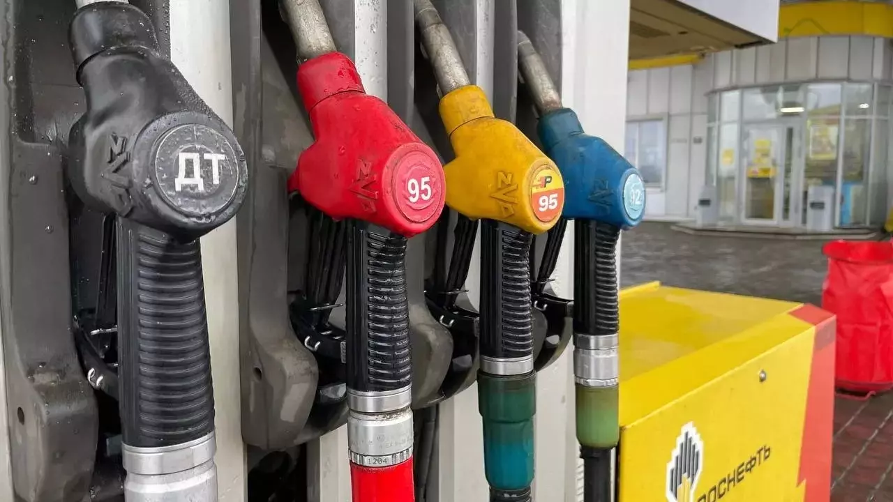 Бензин АИ-95 в Волгограде повысился до 57 рублей