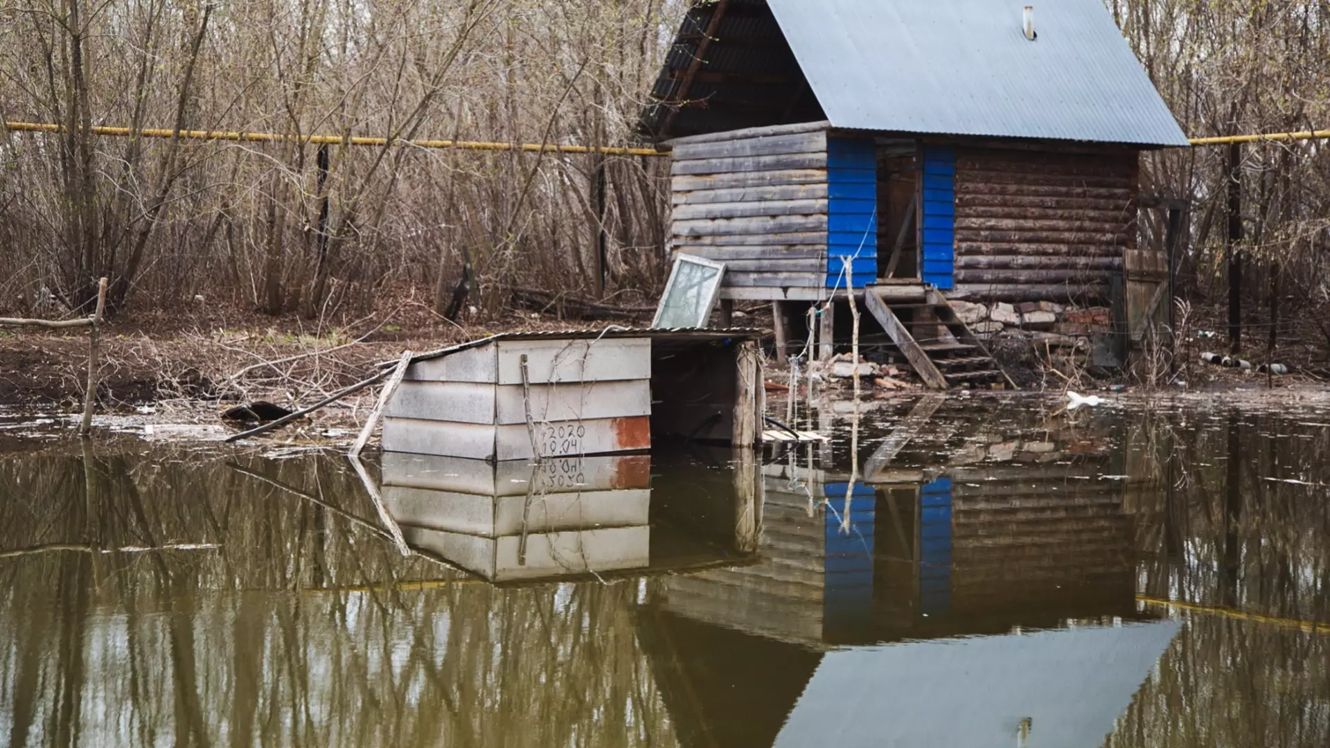 Калач-на-Дону уходит под воду по неизвестным причинам