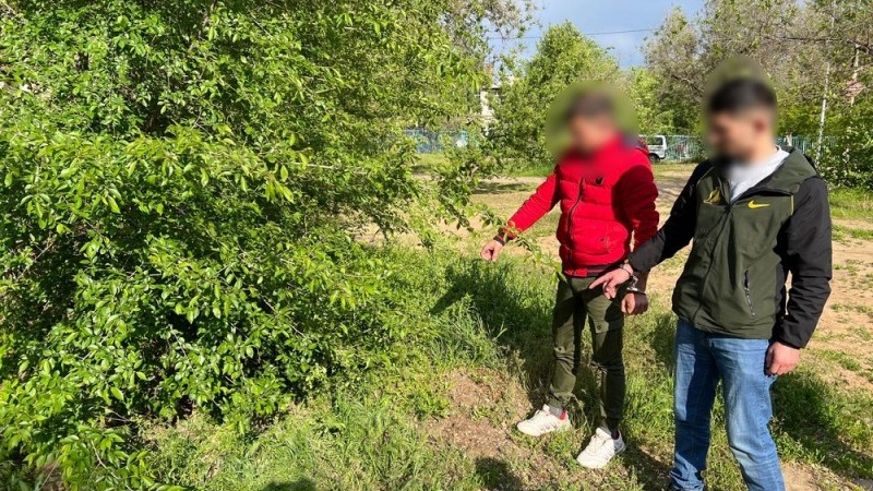 Банду мигрантов поймали с героином в Волгограде