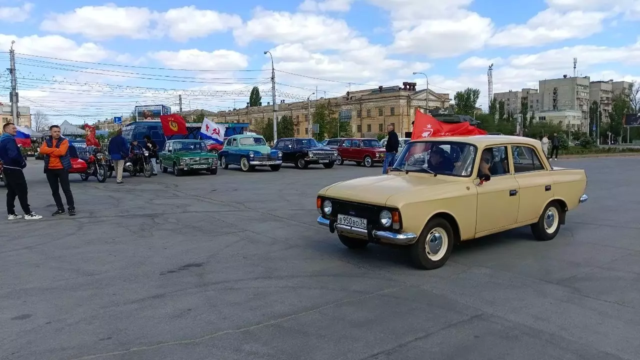В Волгограде состоялся автопробег на 9 мая