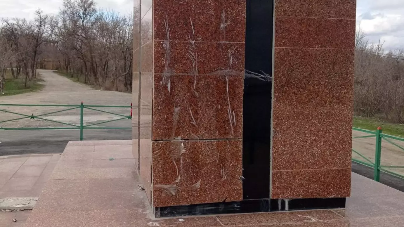 Бастрыкина возмутил «ремонт» скотчем стелы защитников Сталинграда