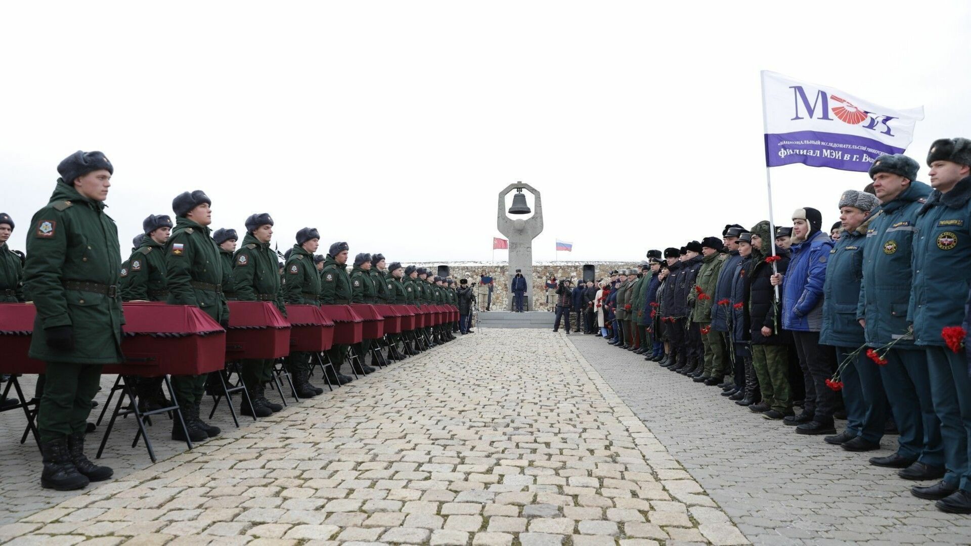 Погибших бойцов с почестями перезахоронили под Волгоградом