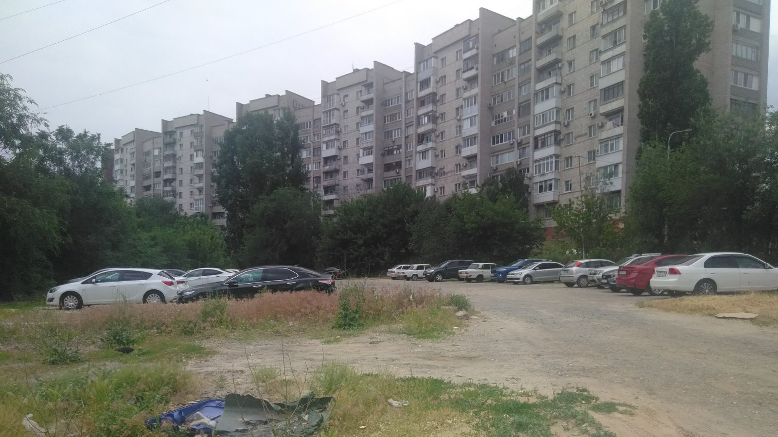 Волгоградцы возмущены планами строительства нового девятиэтажного дома на улице Пархоменко