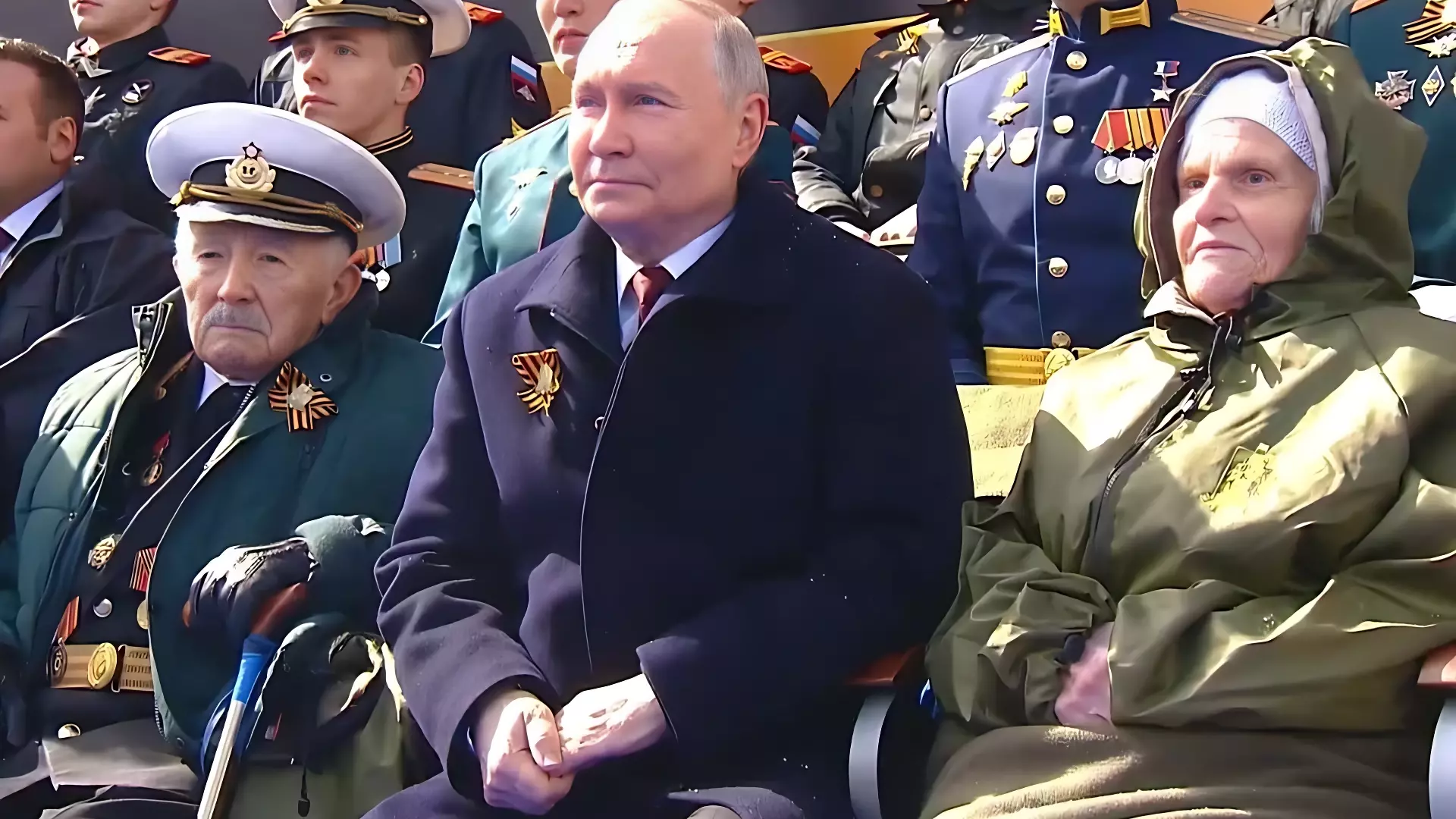 Сталинградский фронтовик Куропатков пообщался с Путиным на параде в Москве