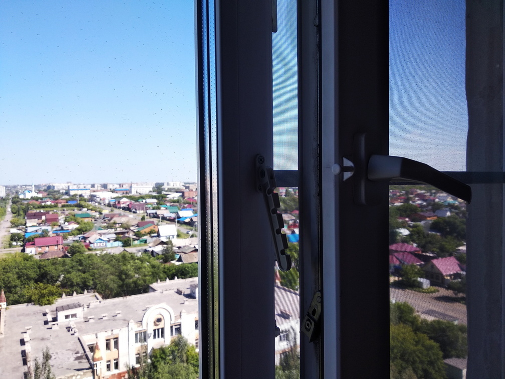 В Волгограде испуганный вор выпрыгнул из окна многоэтажки