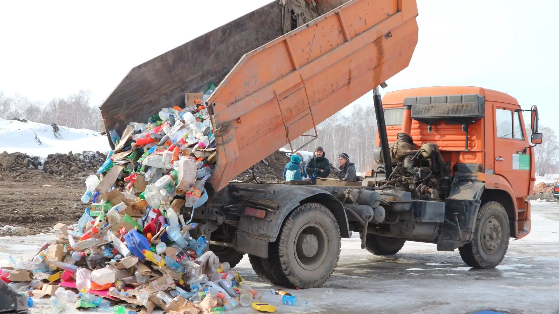 Волгоградец незаконно обогатился на мусоре на 45 млн рублей