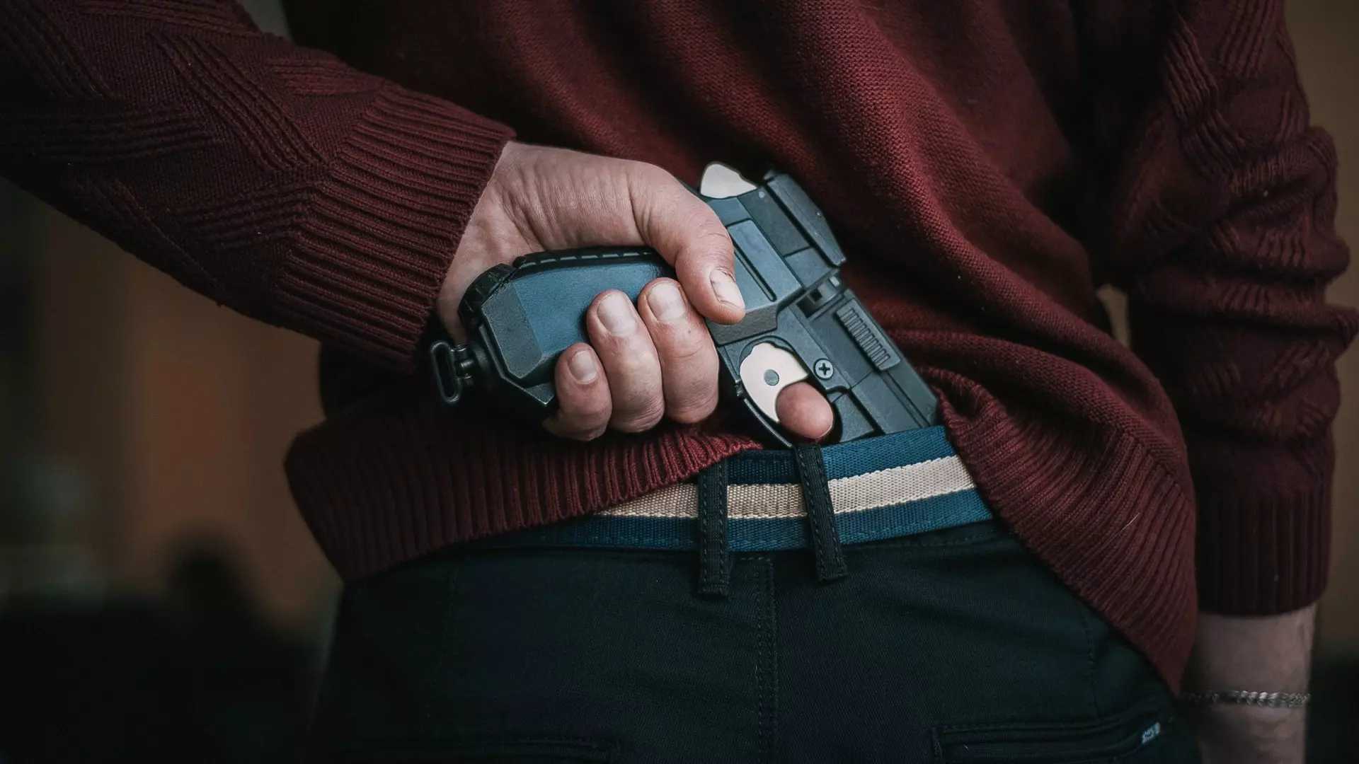 В Волгограде подросток открыл стрельбу на улице