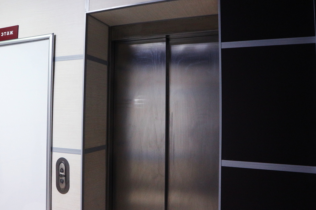 Суд обязал волгоградского застройщика продлить гарантию на ломающиеся лифты