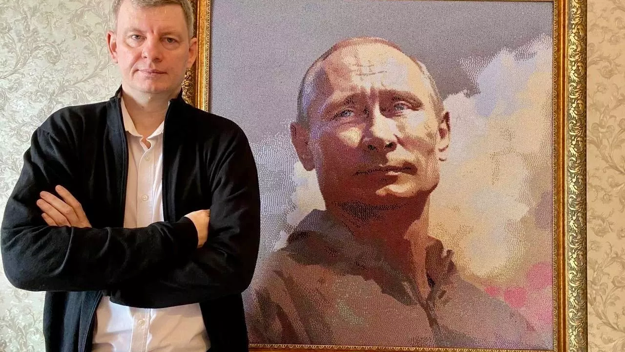 Самый большой портрет Владимира Путина из бисера сделал волгоградец
