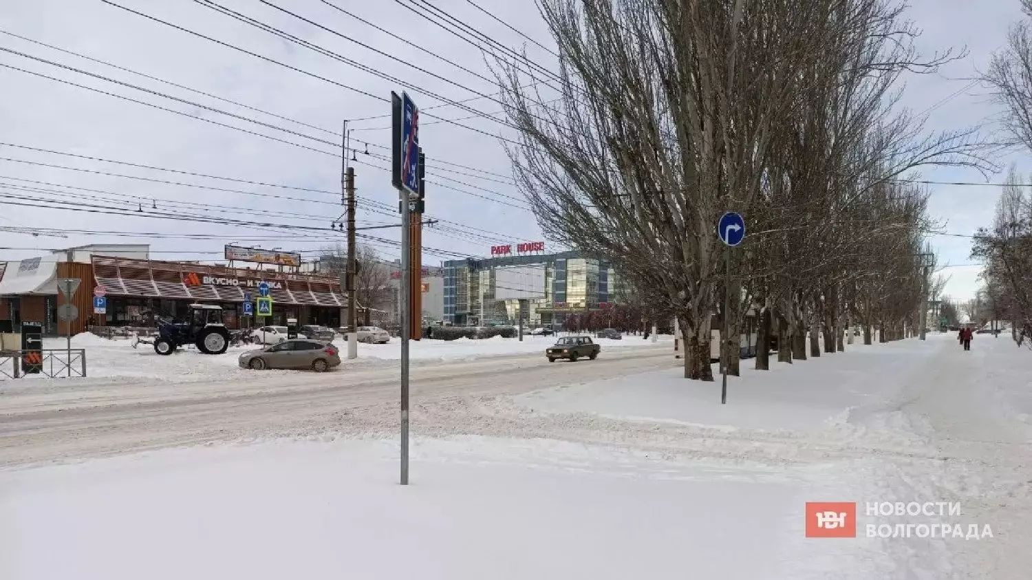 Не основные дороги в Волгограде от снега чистят по остаточному принципу