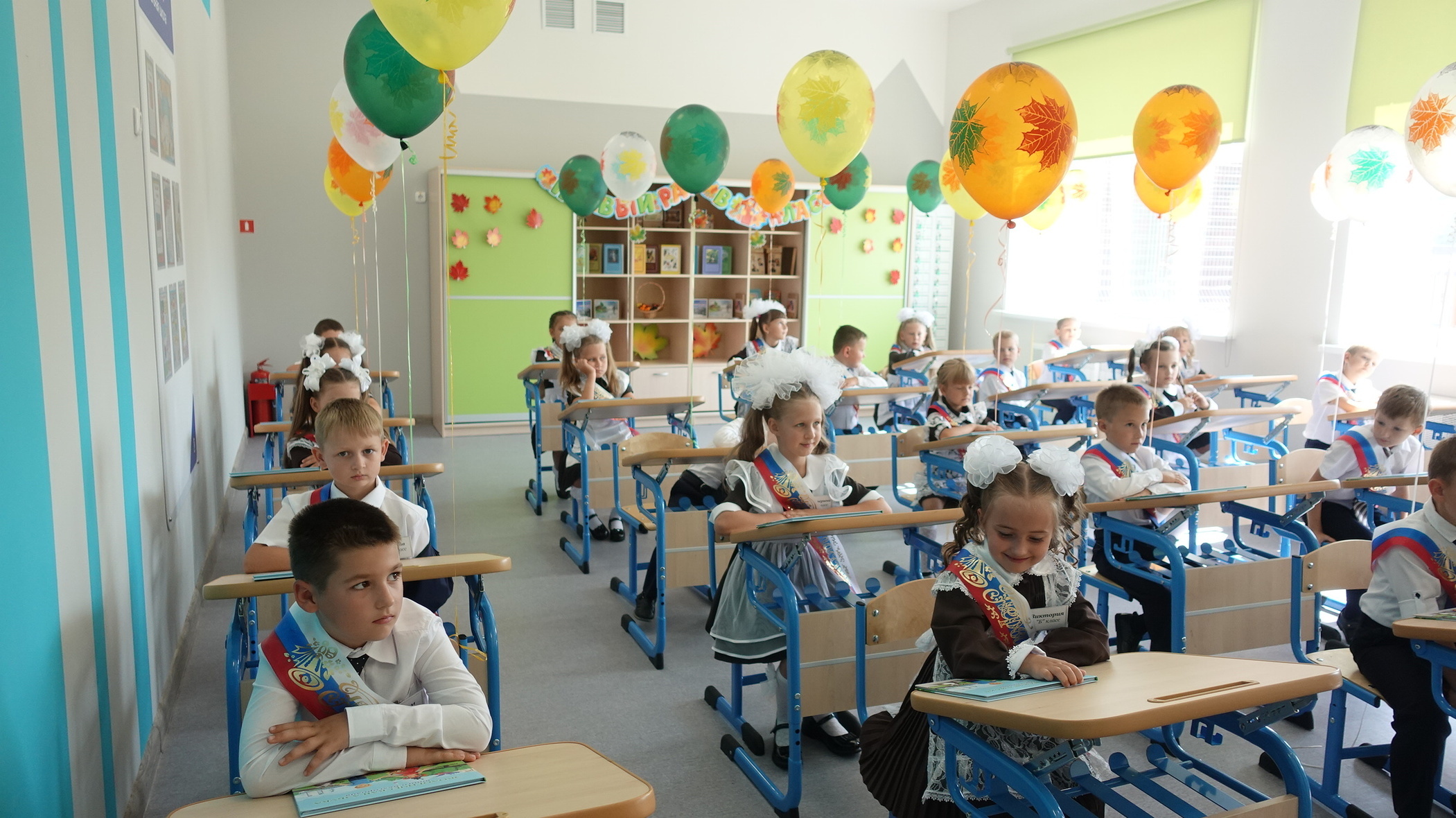 Родителям школьников произведут единовременную выплату 10000 рублей в августе