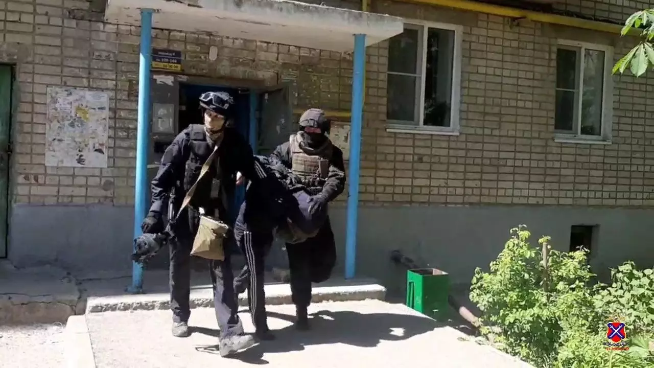 Что известно о задержании отца, удерживавшего 5 детей в квартире в Волгограде