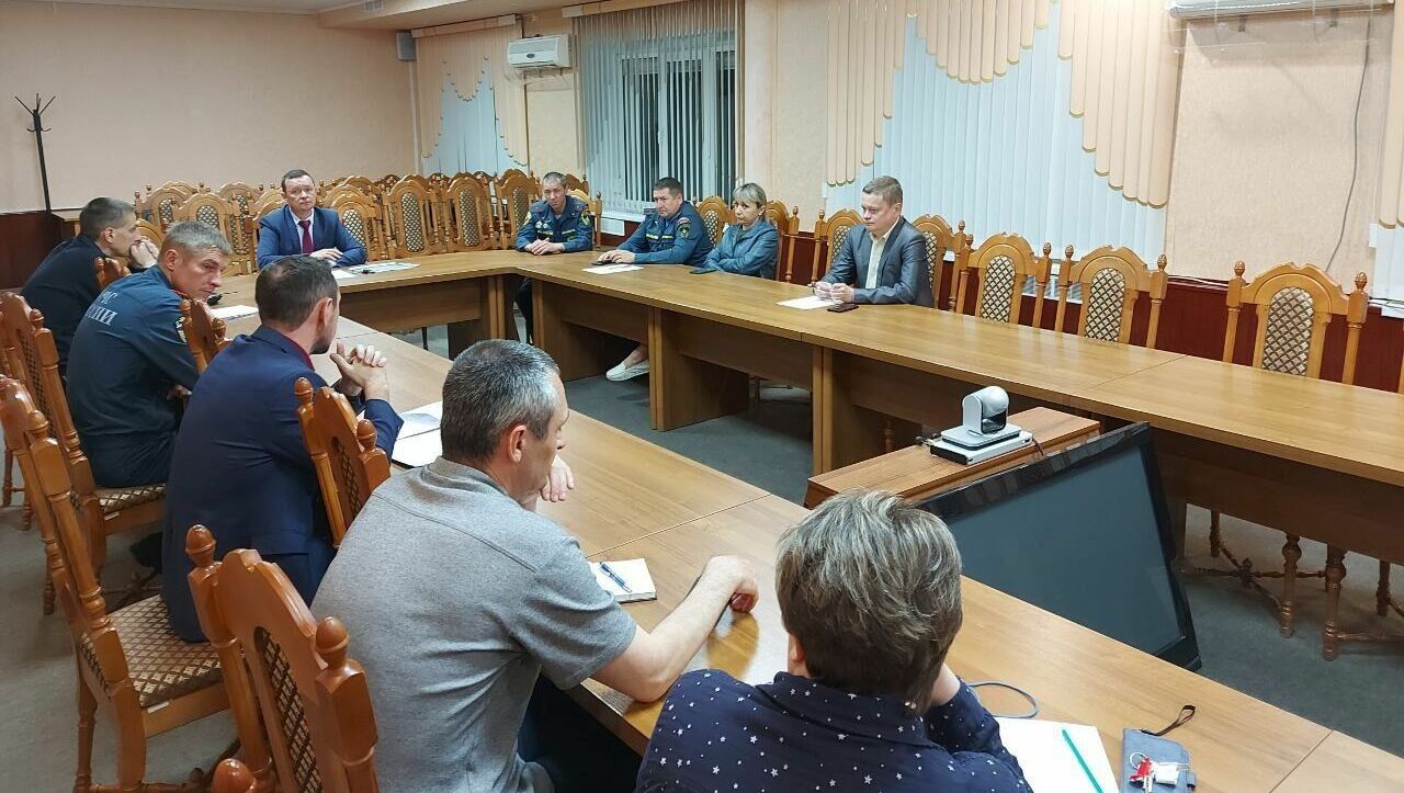 Оперативное совещание после взрыва газа в мэрии Михайловки