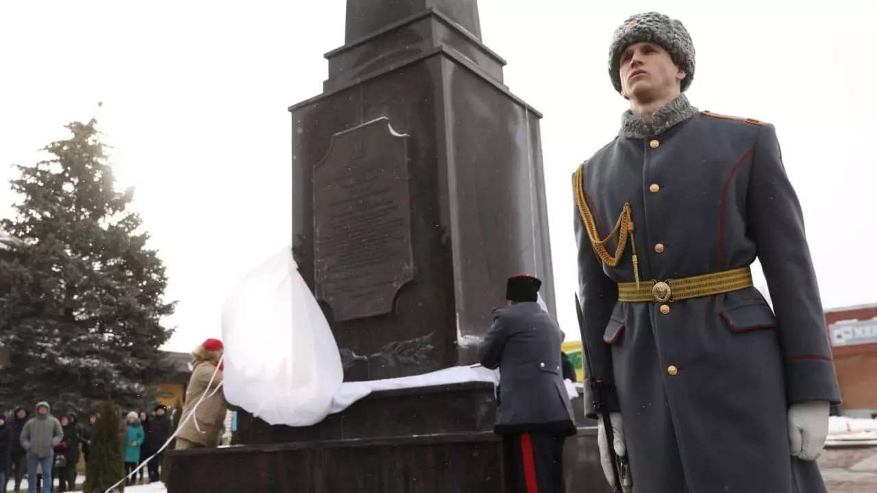 Вторую памятную стелу открыли к годовщине Сталинградской Победы под Волгоградом