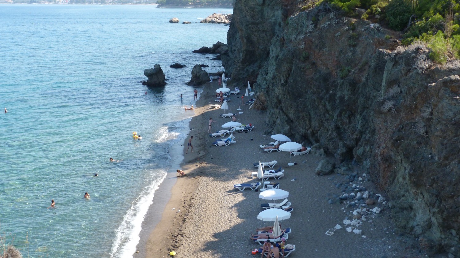 Пляжи Турции всегда славятся своим чистым песком или галькой
