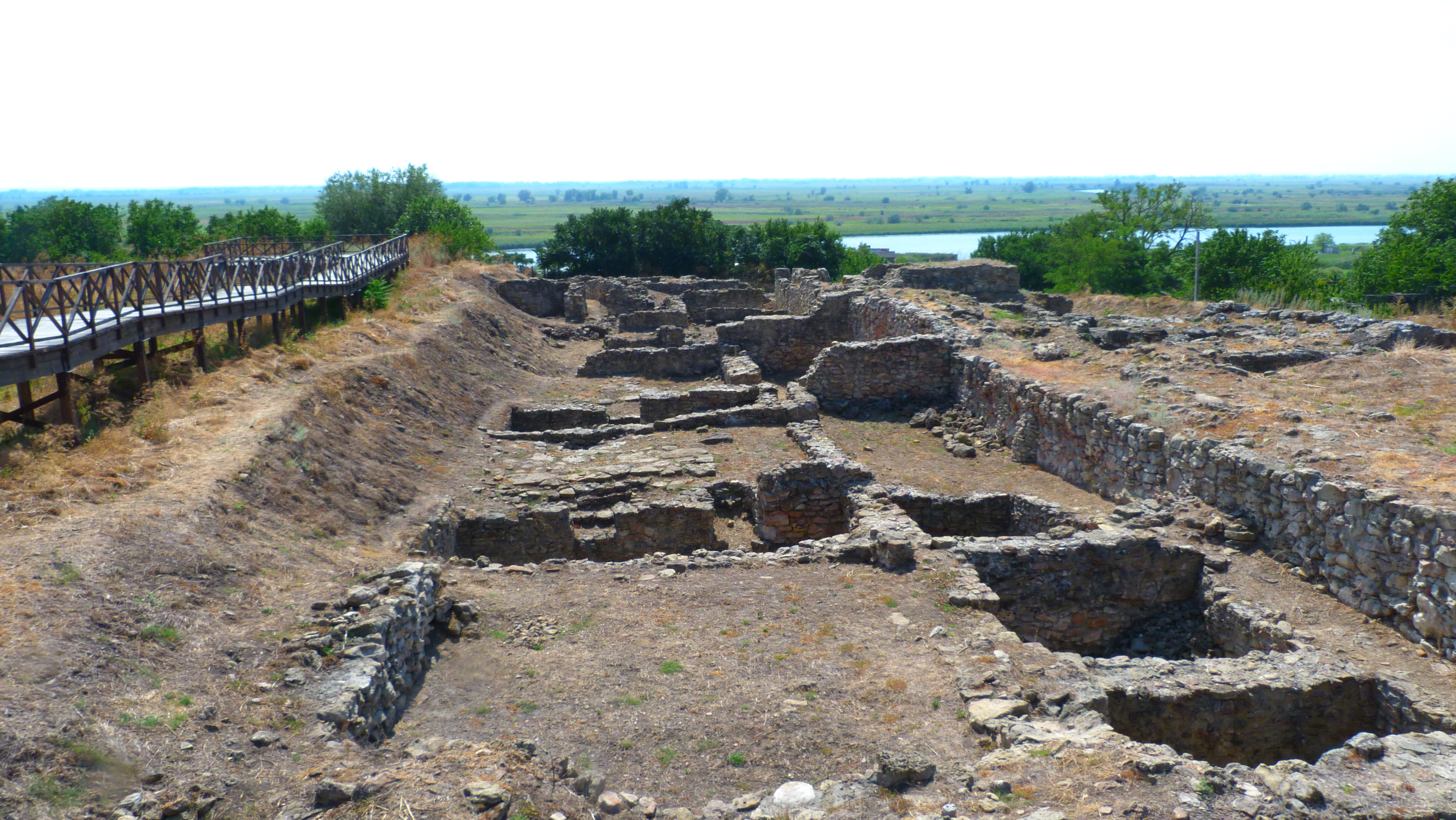Раскопки древнегреческого поселения Танаис под Таганрогом
