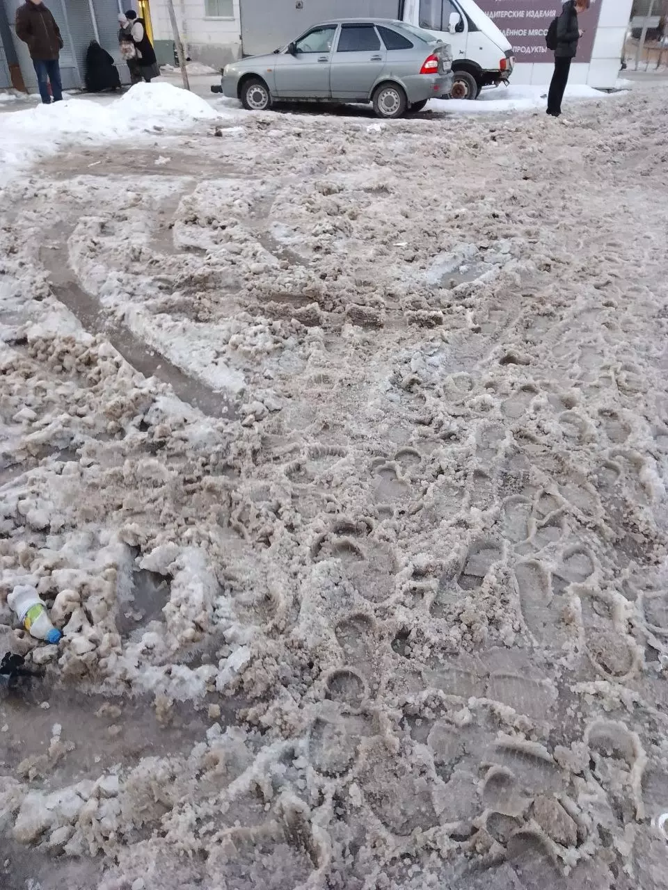 Жители Тракторозаводского района Волгограда жалуются на уборку снега