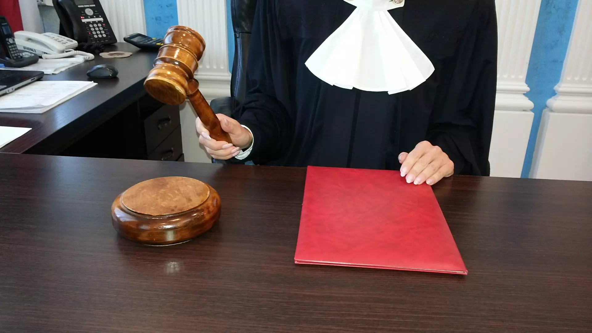 Ранее Дзержинский районный суд отказал прокурорам в иске