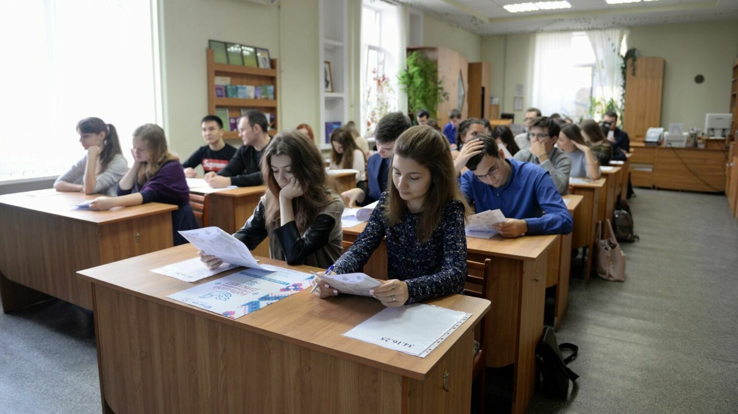 В Краснооктябрьском районе Волгограда расположено несколько колледжей и вузов