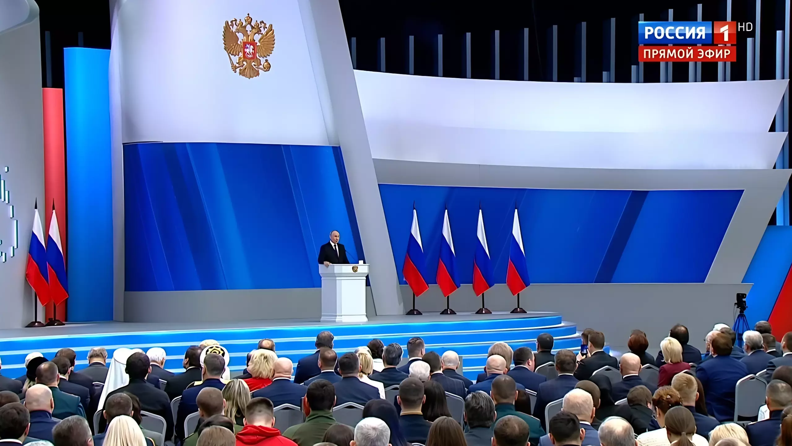 Владимир Путин в 19-й раз обращается к Федеральному Собранию