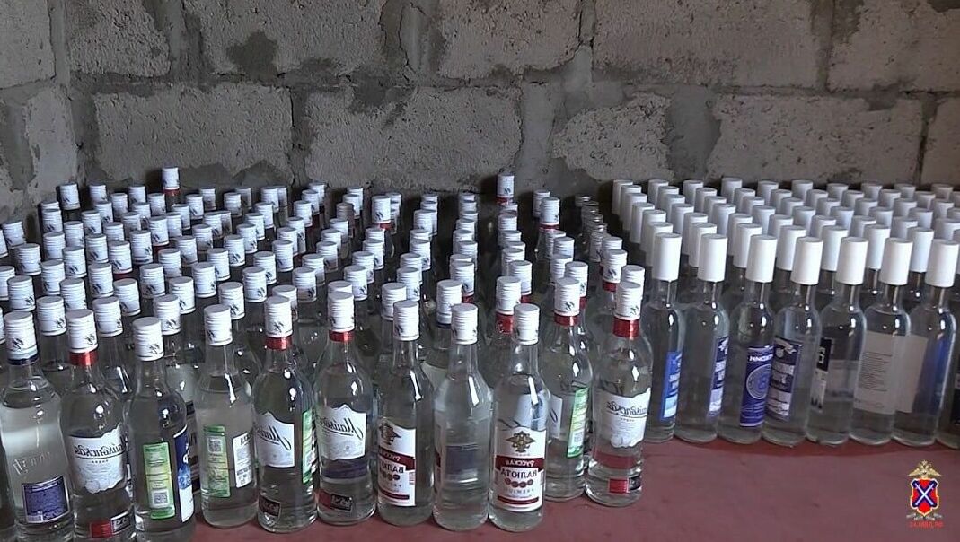 Тысячу бутылок нелегальной водки изъяли в Волгограде
