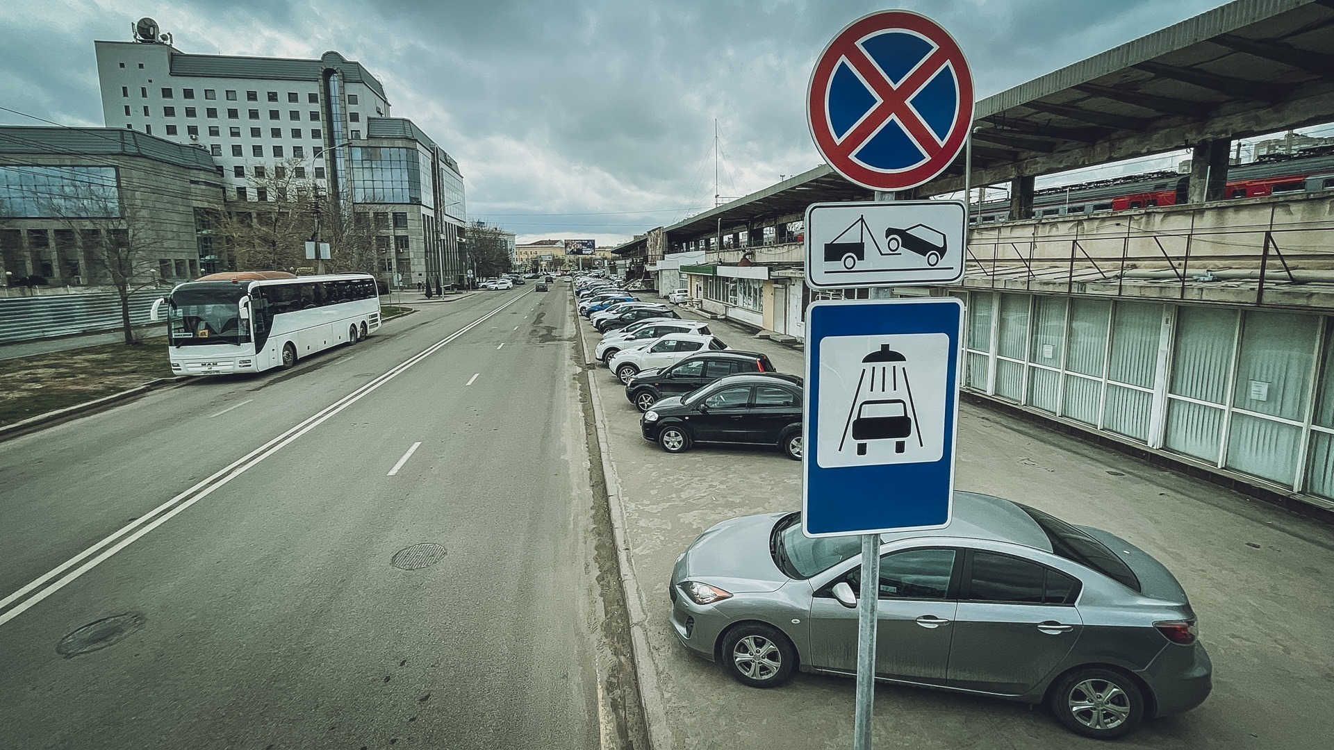 Базовая ставка за оплату парковочного места в Волгограде составит 100 руб/час