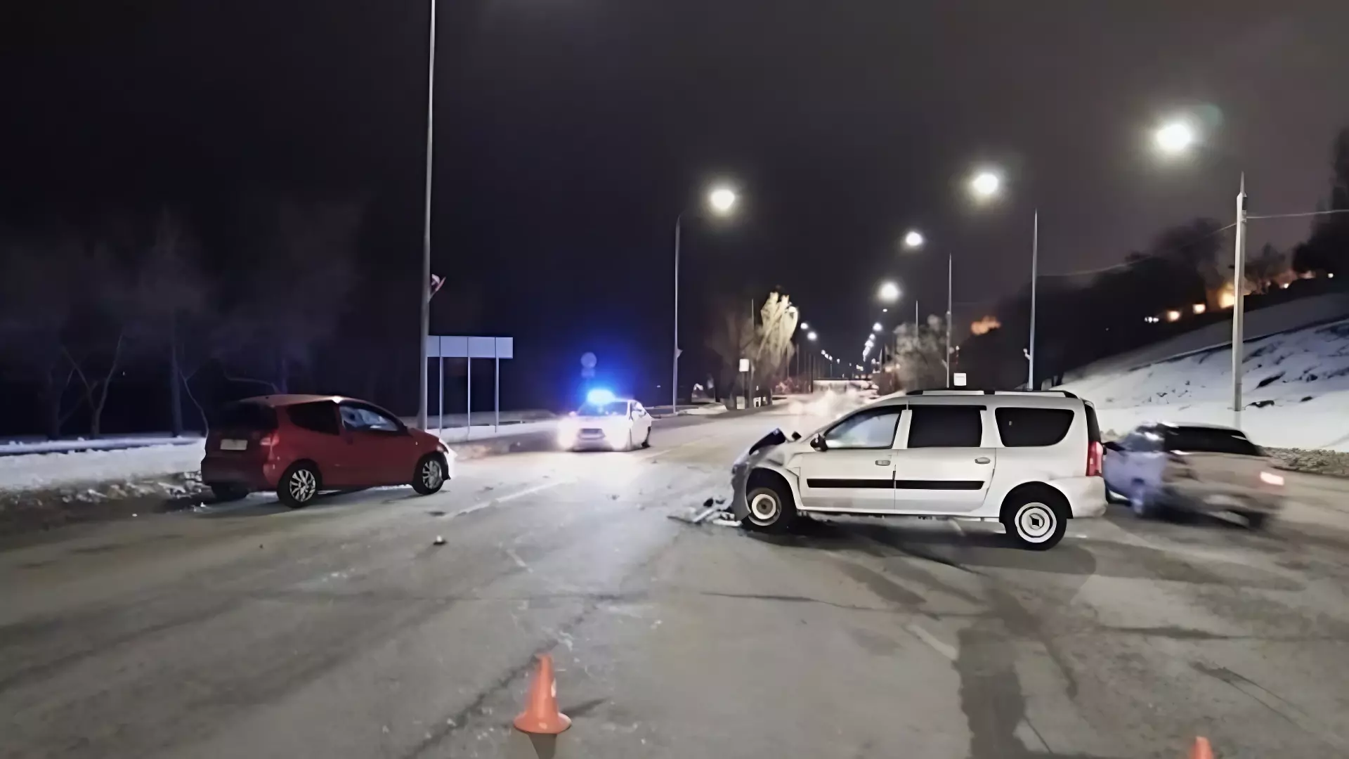 18-летний водитель отправил трех человек в больницу после ДТП в Волгограде