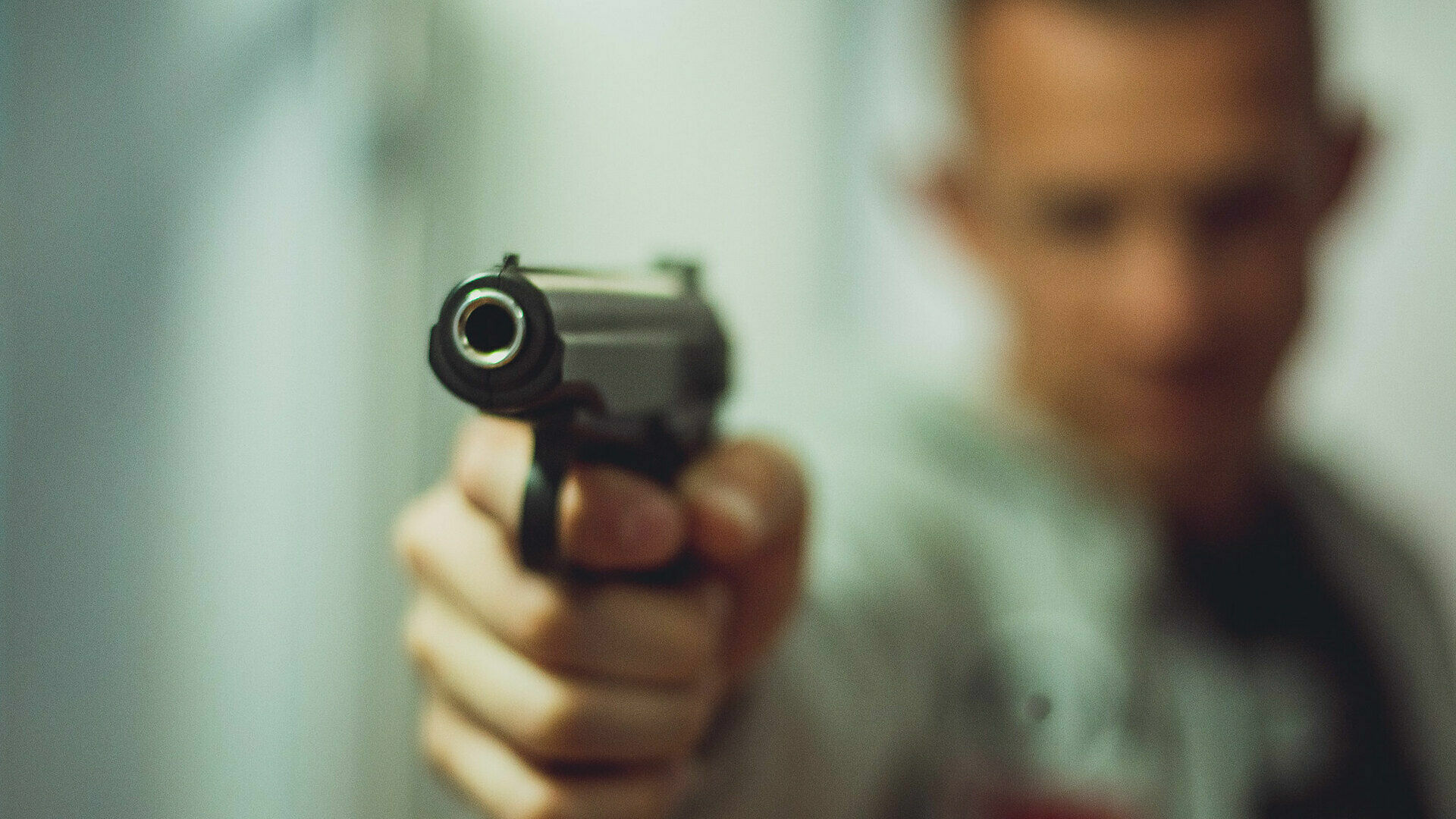 Хотел тишины: волгоградец пошел с пистолетом выяснять отношения с меломанами