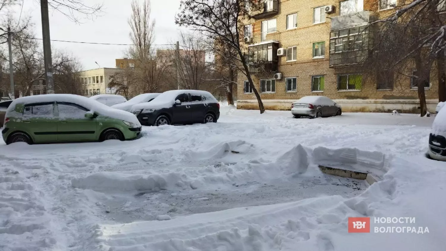 Занесённые снегом дворы Красноармейского района