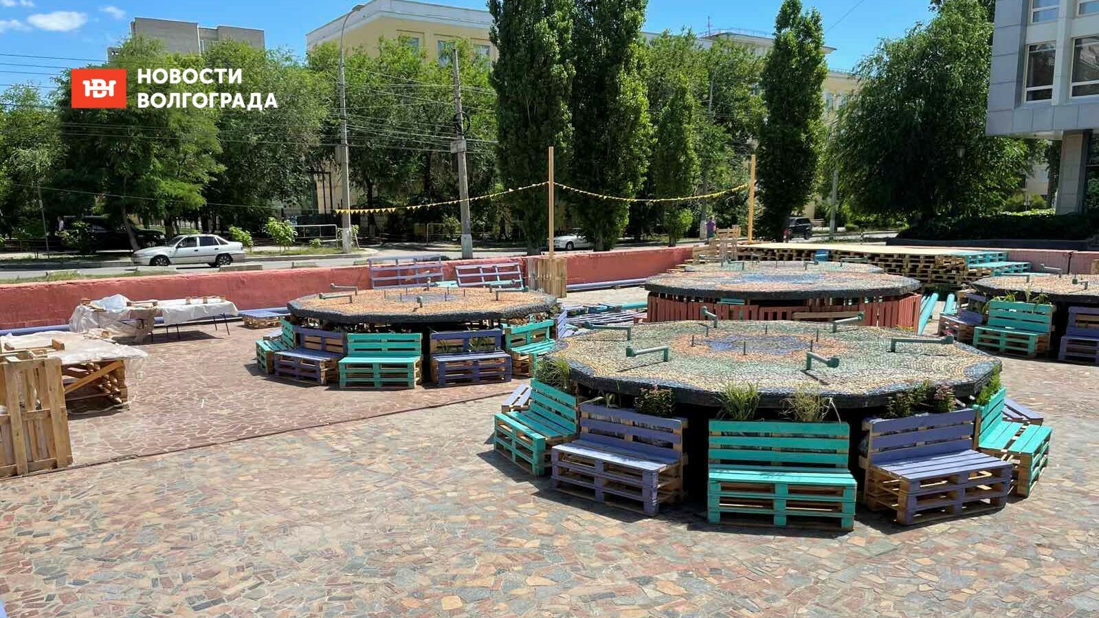 В Волгограде неработающий фонтан превратили в арт-пространство
