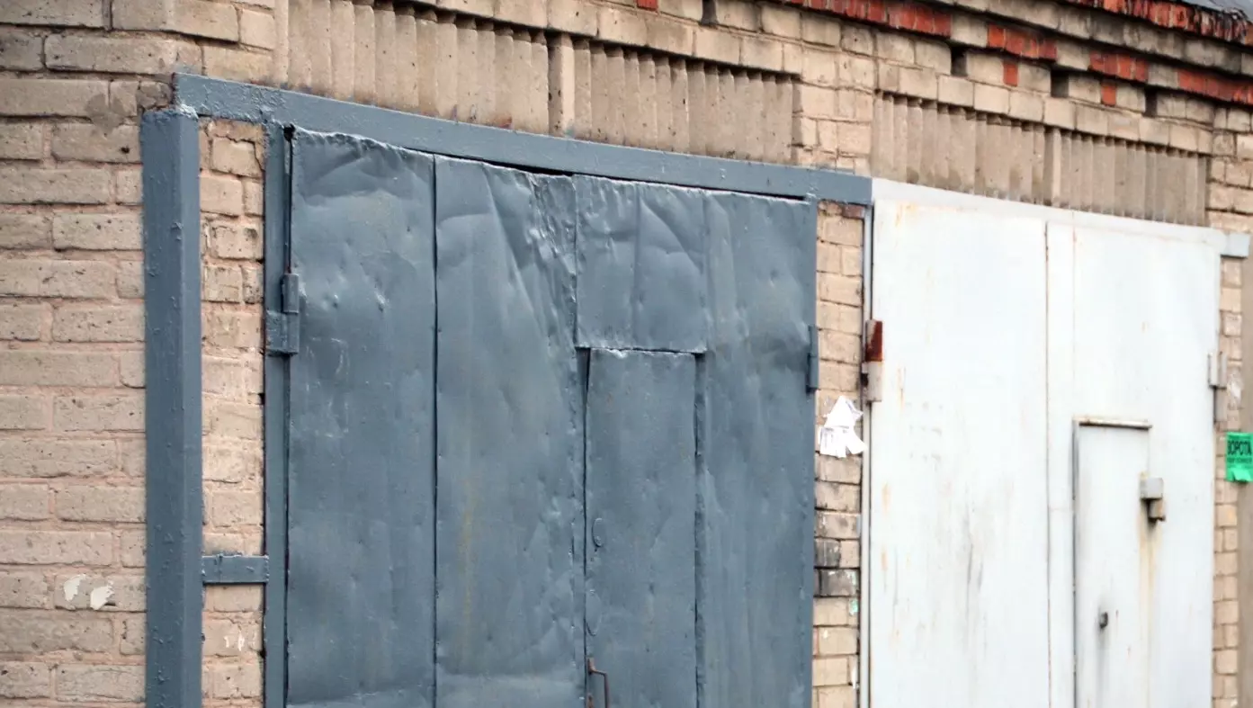 Тело 69-летнего мужчины найдено в гаражном боксе в Красноармейском районе