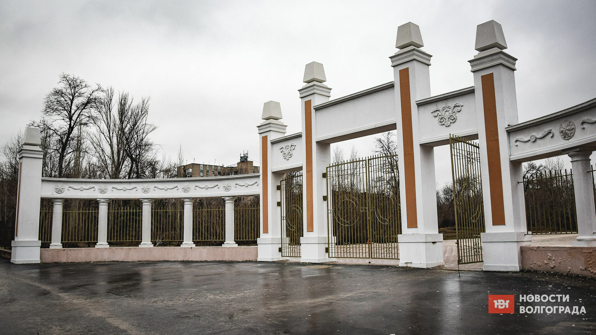 «Это показуха»: в Волгограде назревает скандал из-за некачественной реставрации парка
