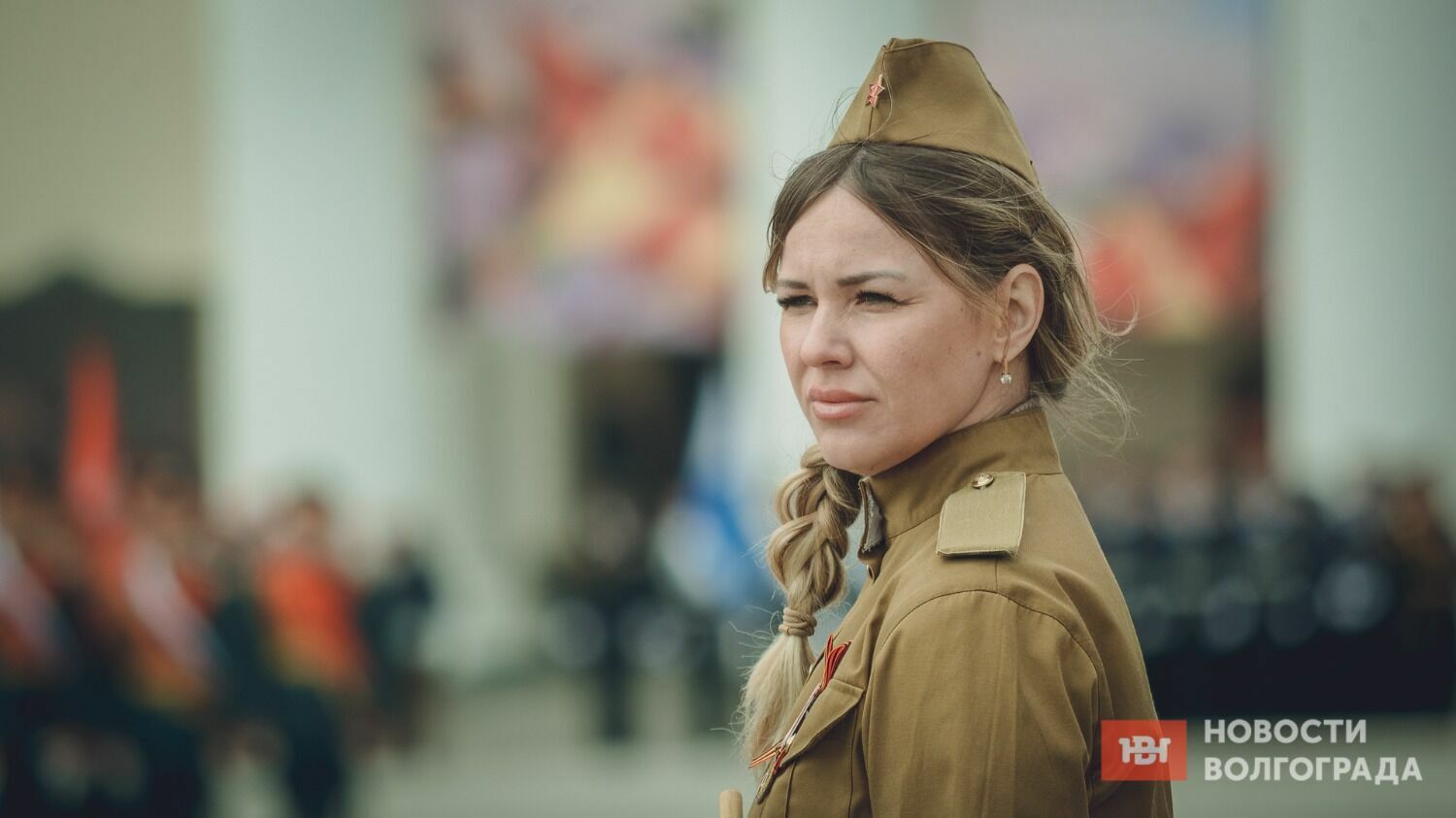 Девушки в военной форме традиционно становятся украшением парада в Волгограде