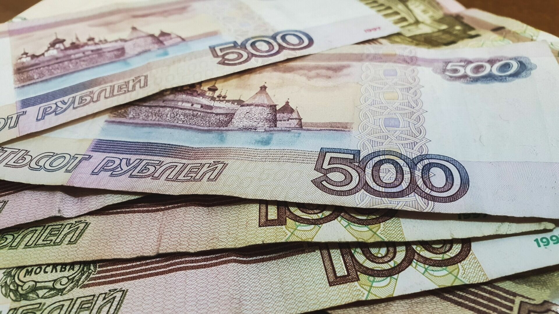 Врачи и менеджеры стали самыми дорогими работниками в Волгограде