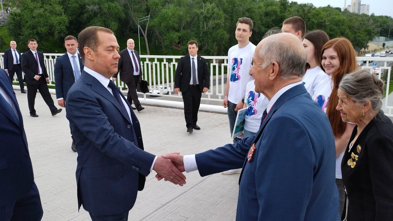Ветераны благодарны Медведеву за насыщенную праздничную программу.