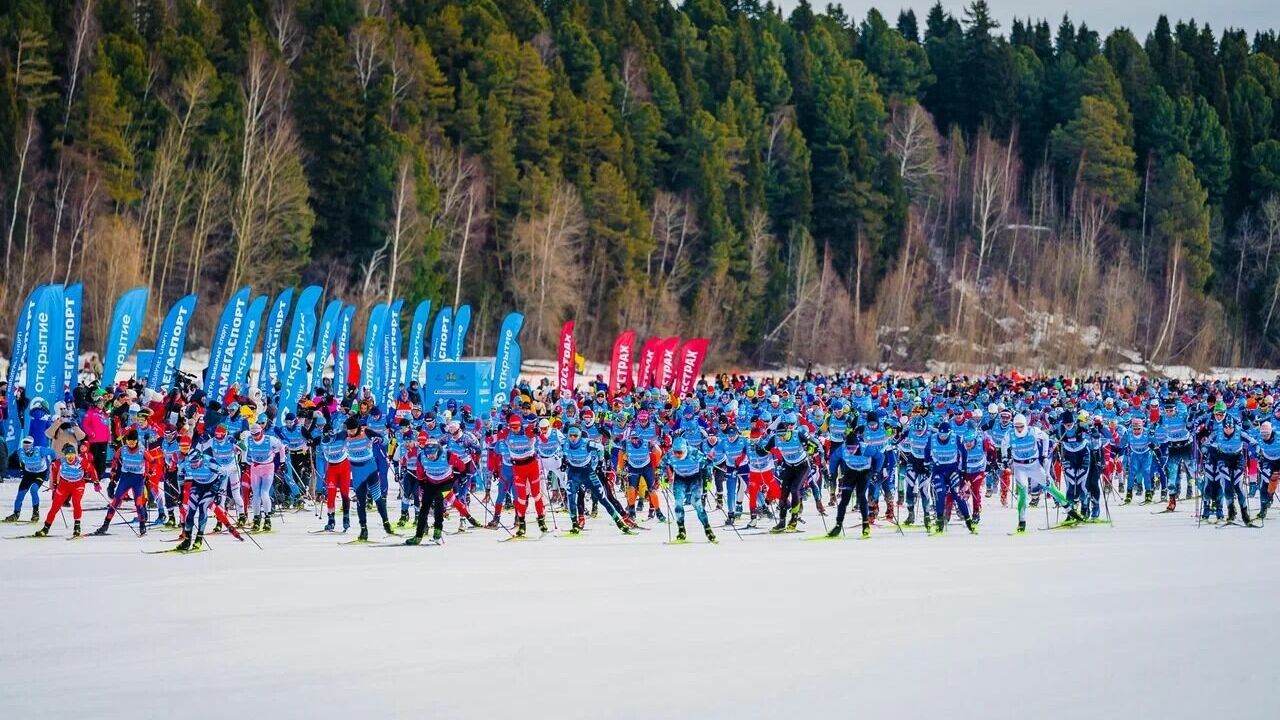 В состязаниях Югорского лыжного марафона приняли участие более 3,7 тыс. человек