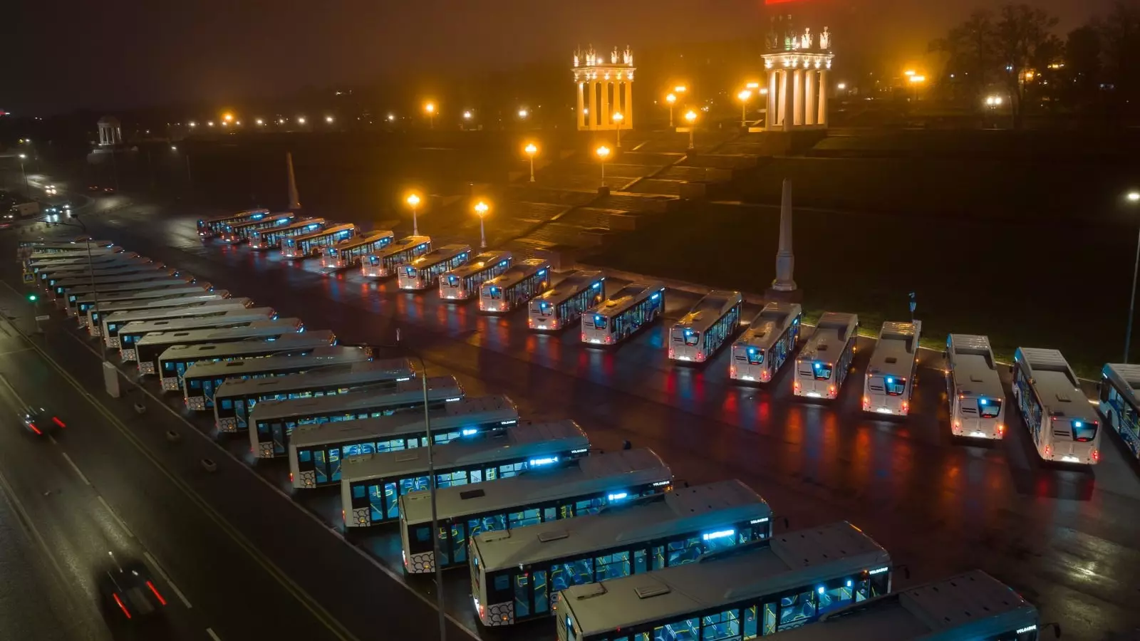 Бочаров доложил Путину о новых автобусах