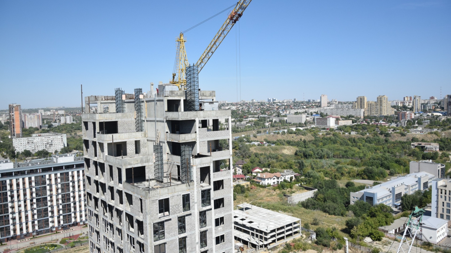 Бочаров озадачил чиновников строительством 2,5 млн квадратных метров жилья