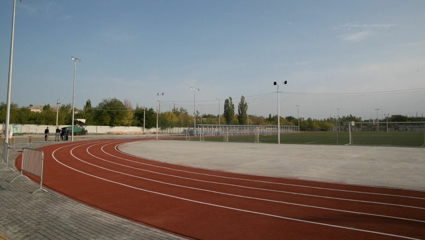 По инициативе волгоградского губернатора в Красноармейском районе возрождают стадион «Темп».