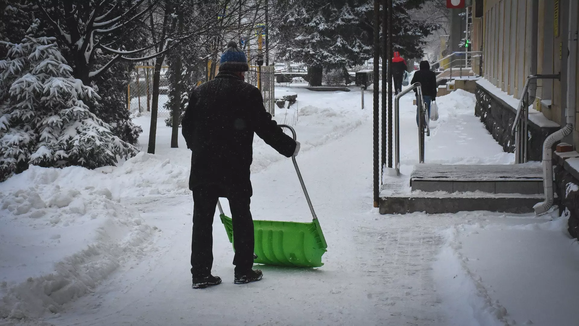Бесснежному Волгограду понадобились установки по плавке снега